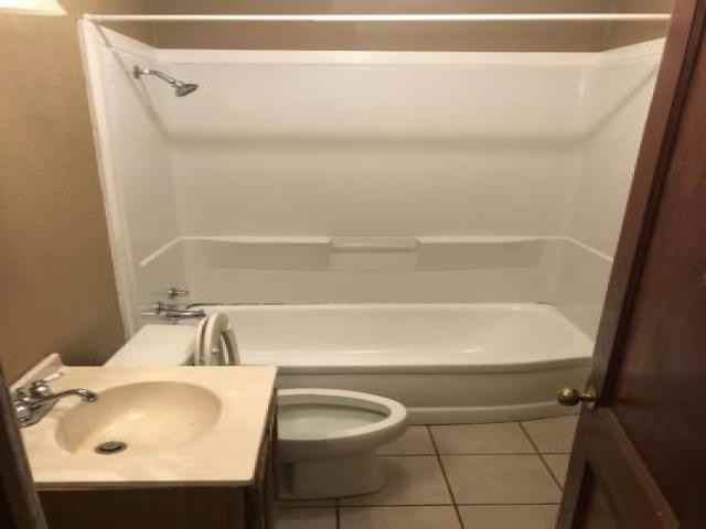 6612 Blue Springs Pkwy - Photo 3 of 4