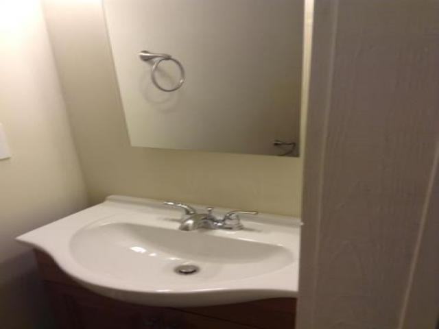 21 SE Alexander St - Photo 3 of 6