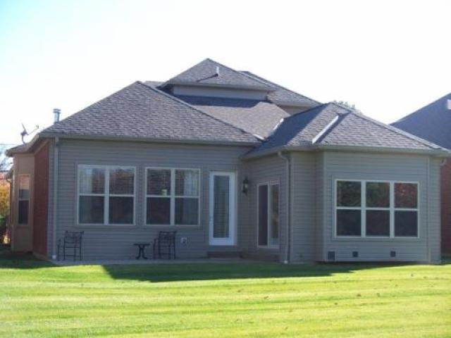 8731 Kenwood Rd - Photo 2 of 6