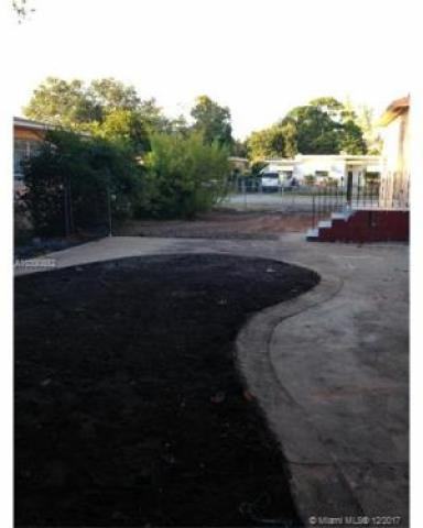 1820 NW 52nd St - Photo 3 of 6