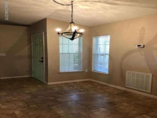 1960 Brookshire Cir - Photo 3 of 6