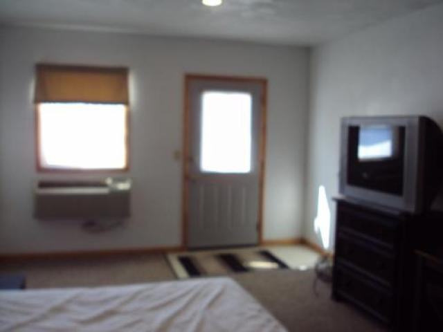 1379 Cornell Rd - Photo 3 of 4