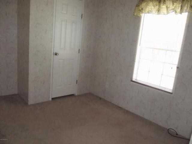 123 Hayman Dr - Photo 3 of 6