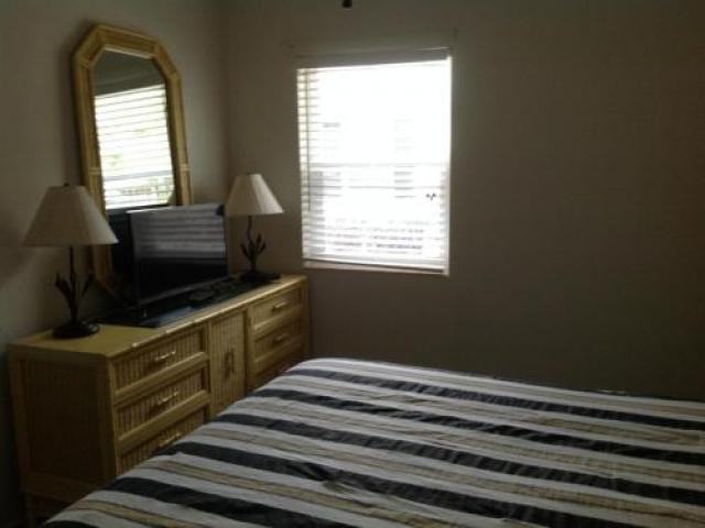 2063 34th Ave - Photo 3 of 6