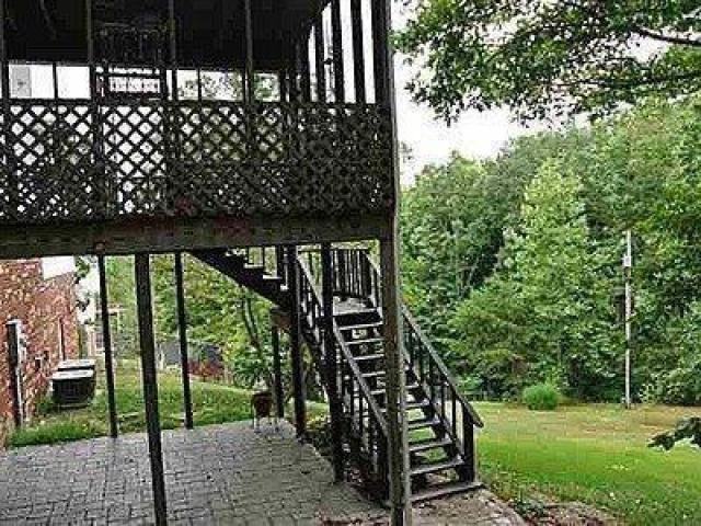 3595 Hearthstone Ct - Photo 2 of 6