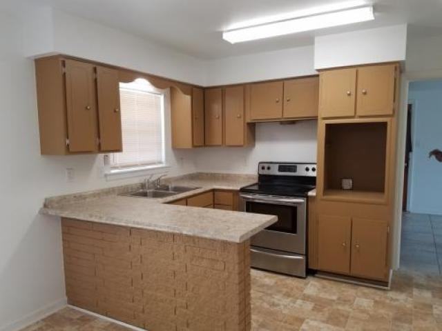 136 Cherry St - Photo 3 of 5