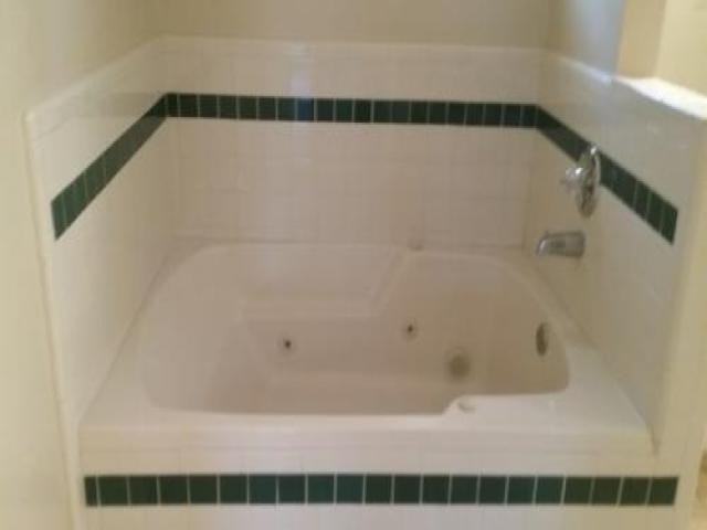 1514 Oak Forest Dr - Photo 2 of 6