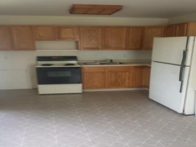 4903 S Camden Dr - Photo 3 of 6
