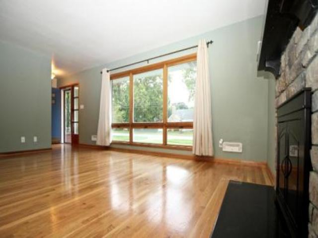 418 Browns Ln - Photo 3 of 6