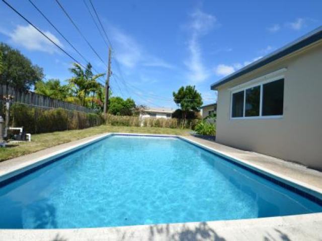 3171 SW 23rd St - Photo 2 of 6