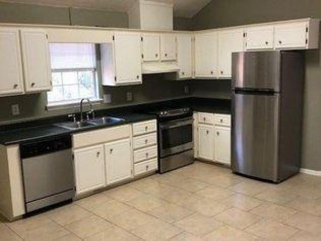 4509 Rambling Rose Cir N - Photo 2 of 5