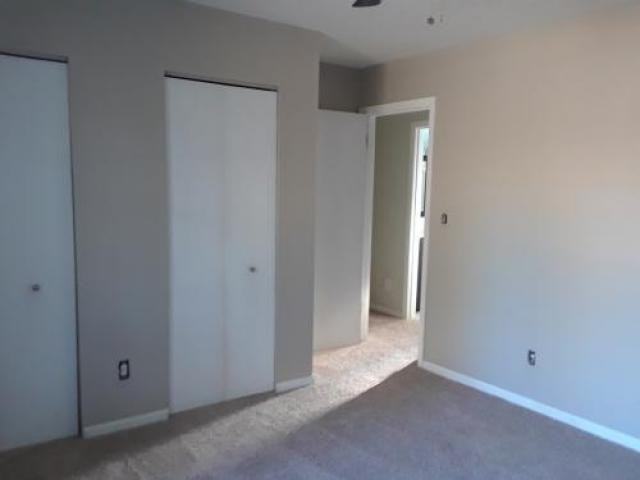 202 S Galt Ave - Photo 3 of 6