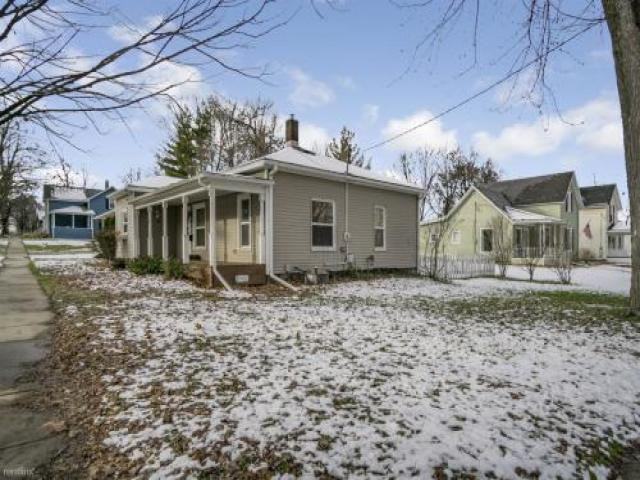 402 Jones St - Photo 3 of 6