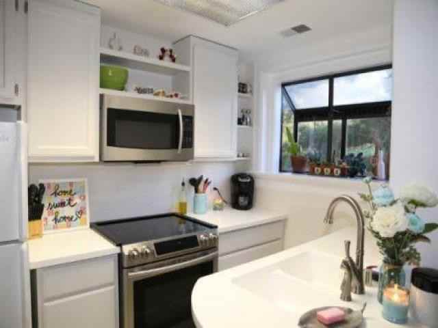 2082 Douglass Blvd - Photo 3 of 6