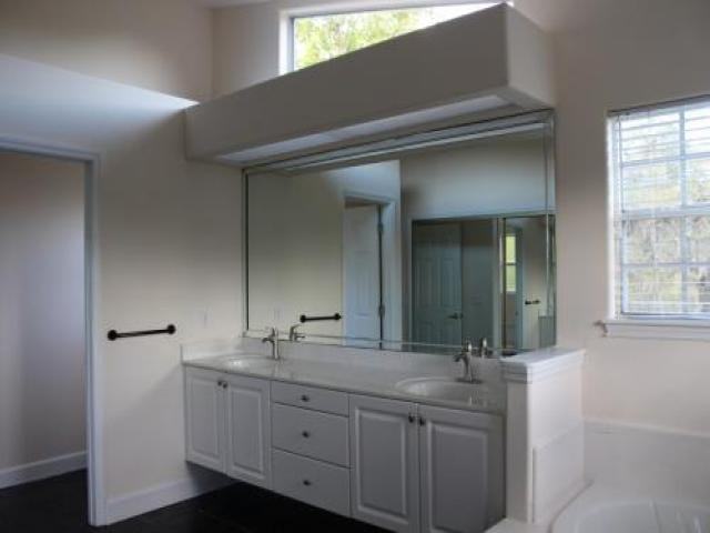 692 Oak Hollow Way - Photo 2 of 6