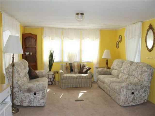 1511 Spruce Dr - Photo 2 of 6