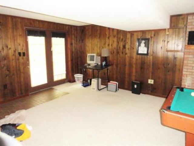 3310 Carl Ct - Photo 3 of 6