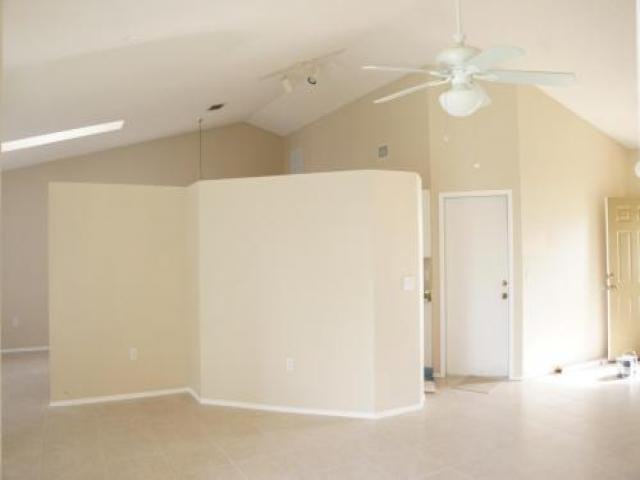 3205 6th Ave W - Photo 2 of 6