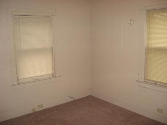 36 Hawthorne St - Photo 2 of 6