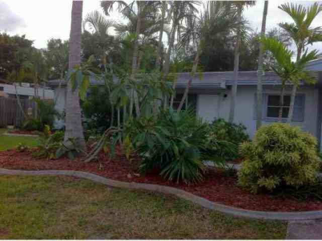 483 Orange Ave - Photo 2 of 6