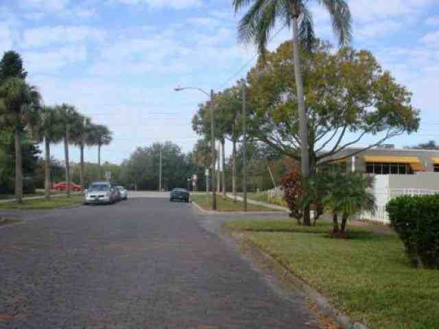 335 20th Ave S - Photo 3 of 6