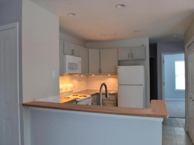 501 Park Ln Cir - Photo 3 of 6