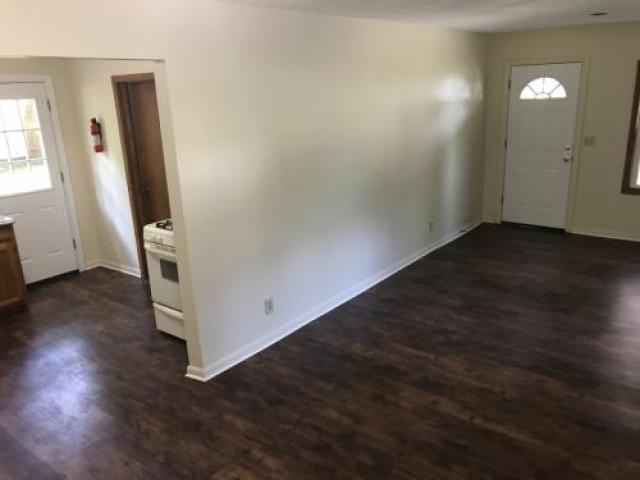 411 S Munroe Rd - Photo 3 of 6