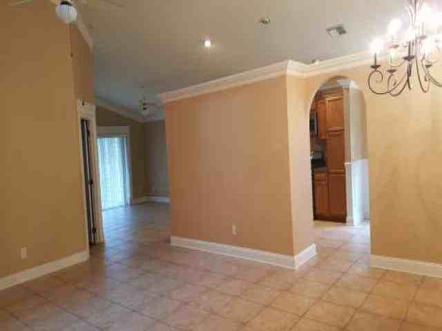 2945 Pebble Creek St - Photo 2 of 6