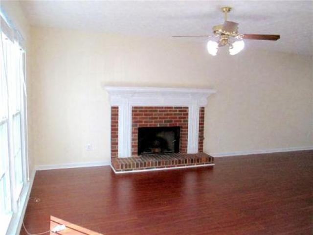 3040 Oak Meadow Dr - Photo 2 of 6