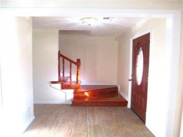 3040 Oak Meadow Dr - Photo 3 of 6