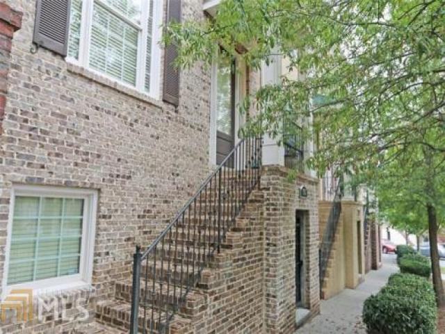 956 Persimmon Point NE - Photo 2 of 6