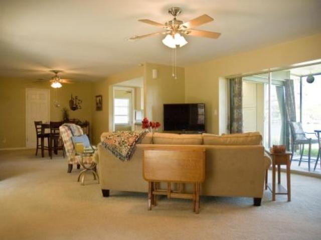 681 34th Ave NE - Photo 2 of 6