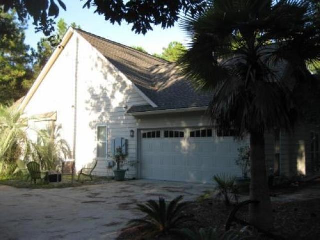 104 Plantation Rd - Photo 2 of 6