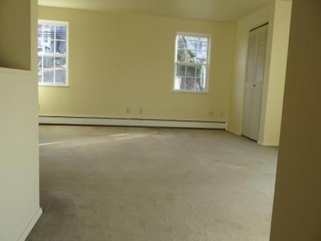 168 Washington St - Photo 2 of 6