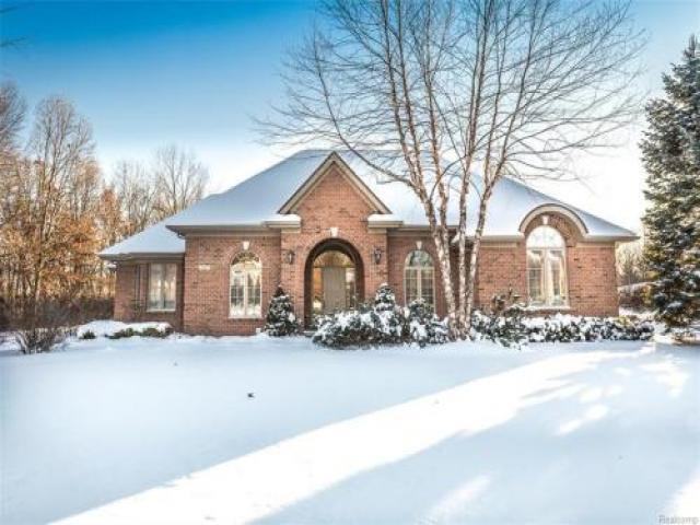 2559 Overbrook - Photo 2 of 6