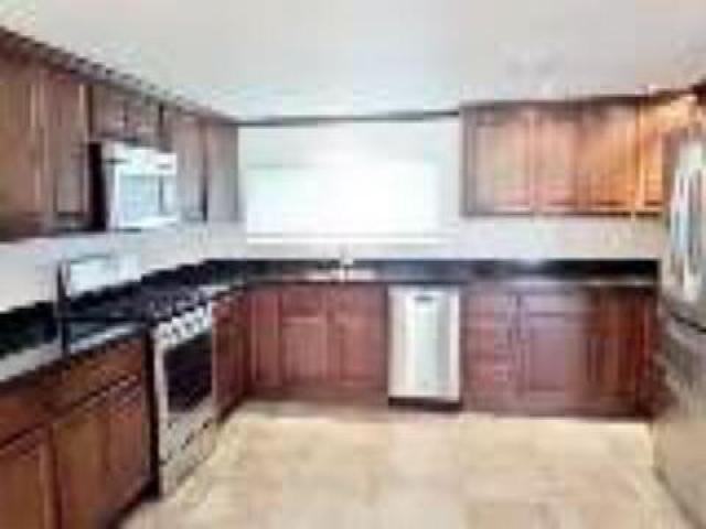 215 NW Sunset Hill Ct - Photo 2 of 6