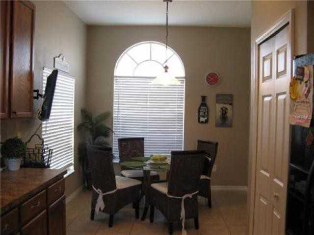 30710 Pumpkin Ridge Dr - Photo 2 of 6