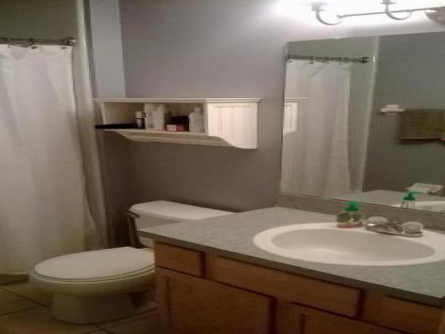 1002 Flora Parke Dr - Photo 3 of 6