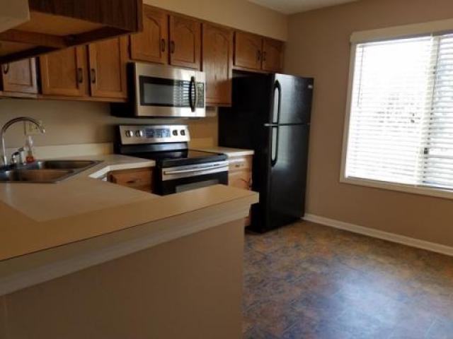 100 Wonderland Dr - Photo 3 of 6