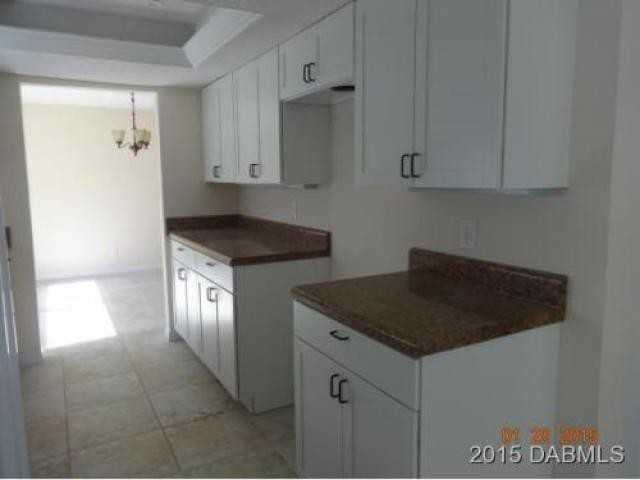 102 Stratford Square - Photo 2 of 6