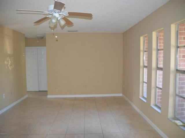 423 Earl Ave - Photo 2 of 6