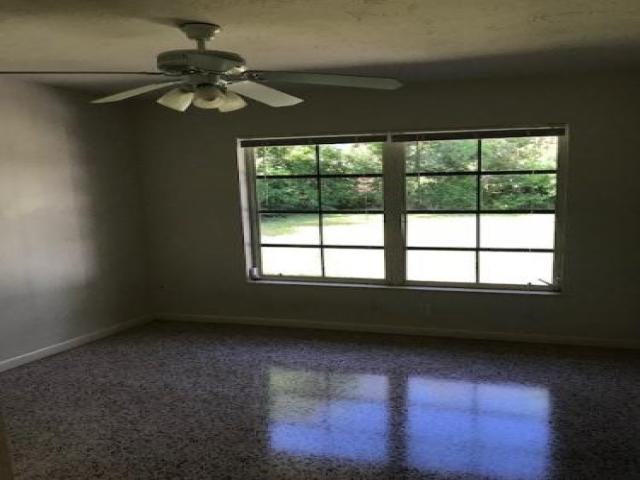 2553 Tulip St - Photo 2 of 4