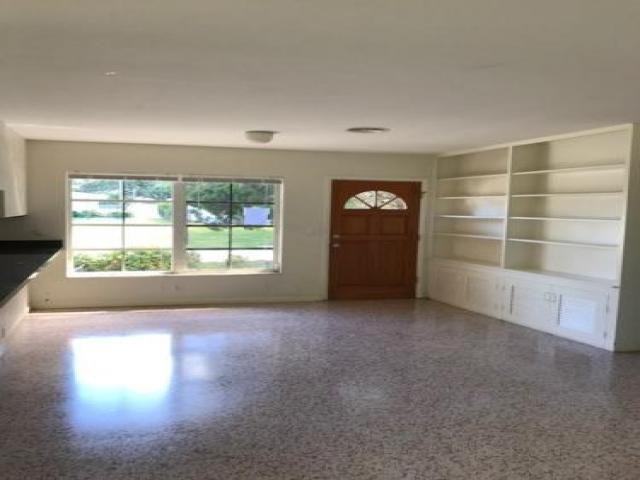 2553 Tulip St - Photo 3 of 4