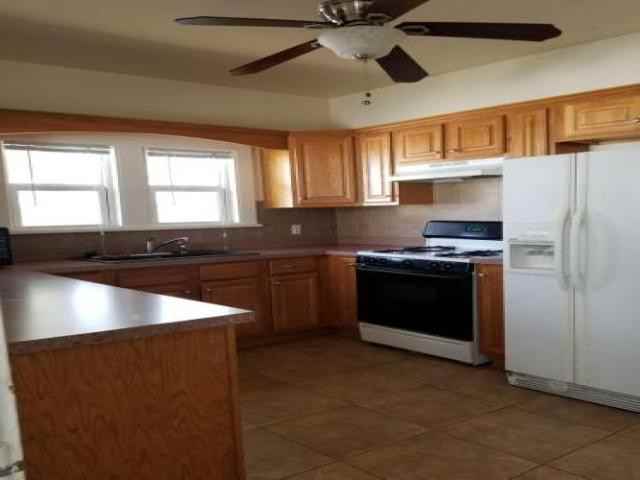 1101 21st Ave N - Photo 2 of 6