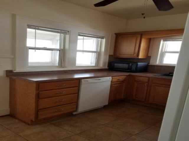 1101 21st Ave N - Photo 3 of 6