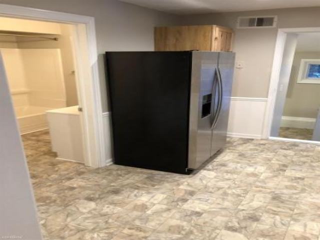 406 W Baldwin St - Photo 2 of 6