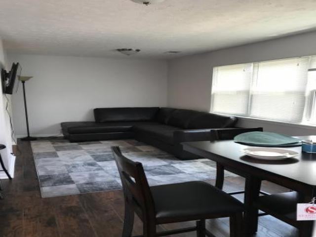 1425 E Breckinridge St - Photo 2 of 6