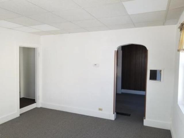 528 Southwest St - Photo 3 of 6