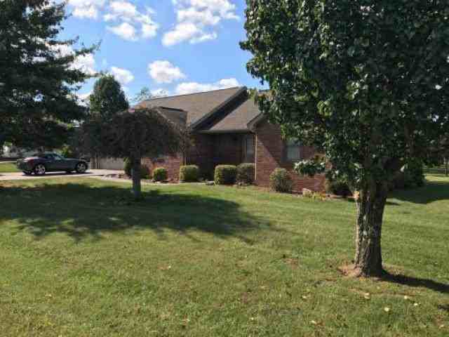 48 Emerald Dr - Photo 2 of 6