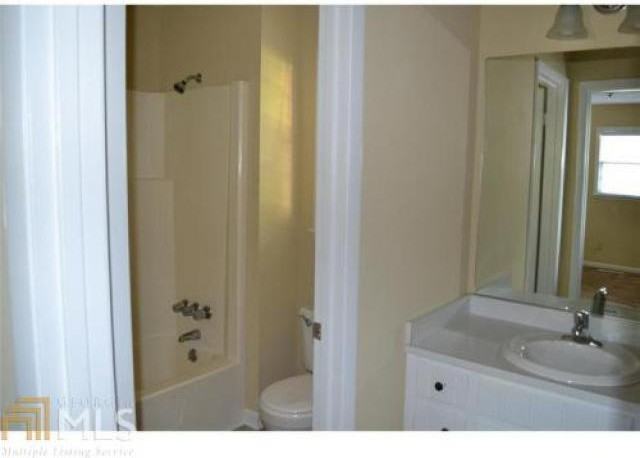 1242 Dixie Rd - Photo 3 of 6